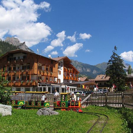 Hotel Chalet Alaska Pozza di Fassa Esterno foto
