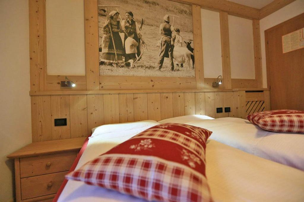 Hotel Chalet Alaska Pozza di Fassa Esterno foto