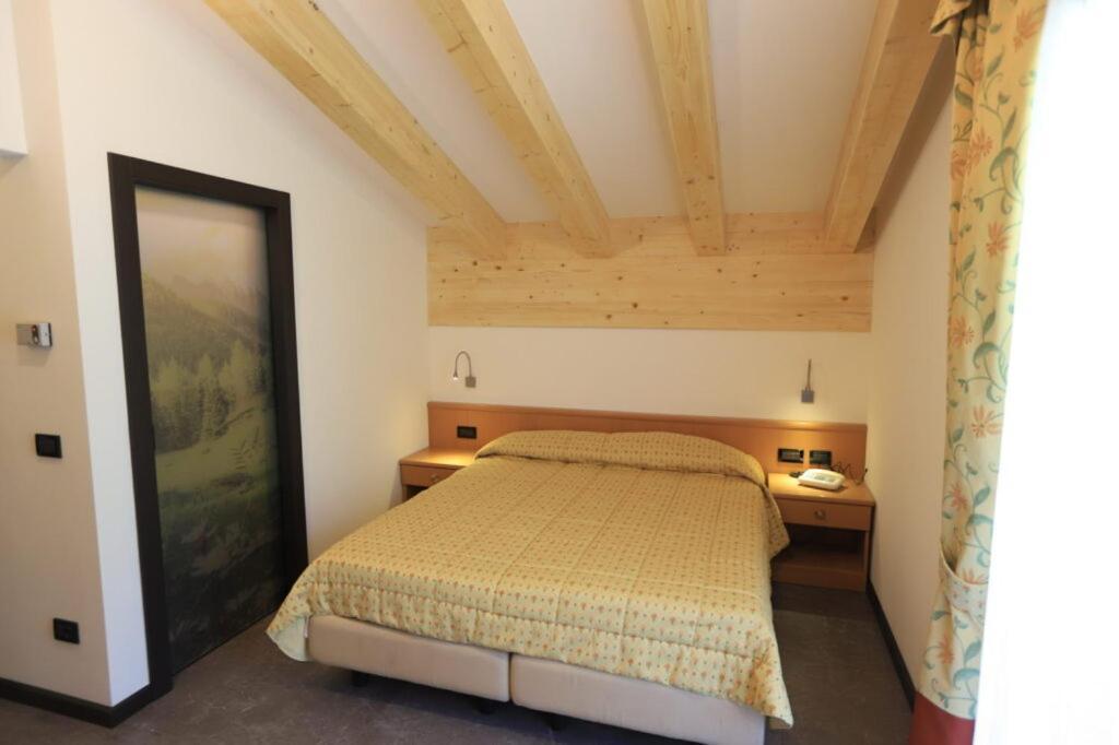 Hotel Chalet Alaska Pozza di Fassa Esterno foto
