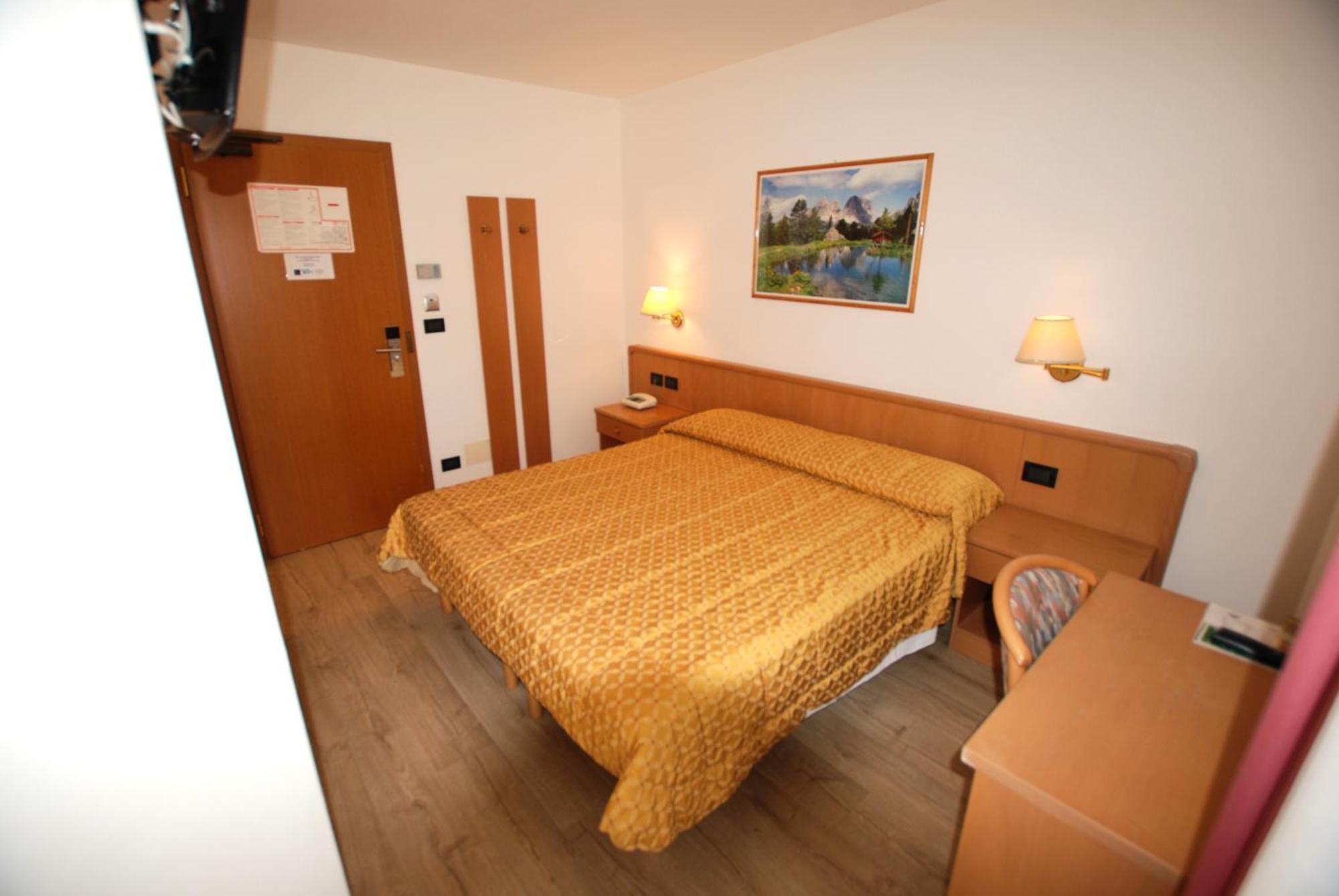 Hotel Chalet Alaska Pozza di Fassa Esterno foto