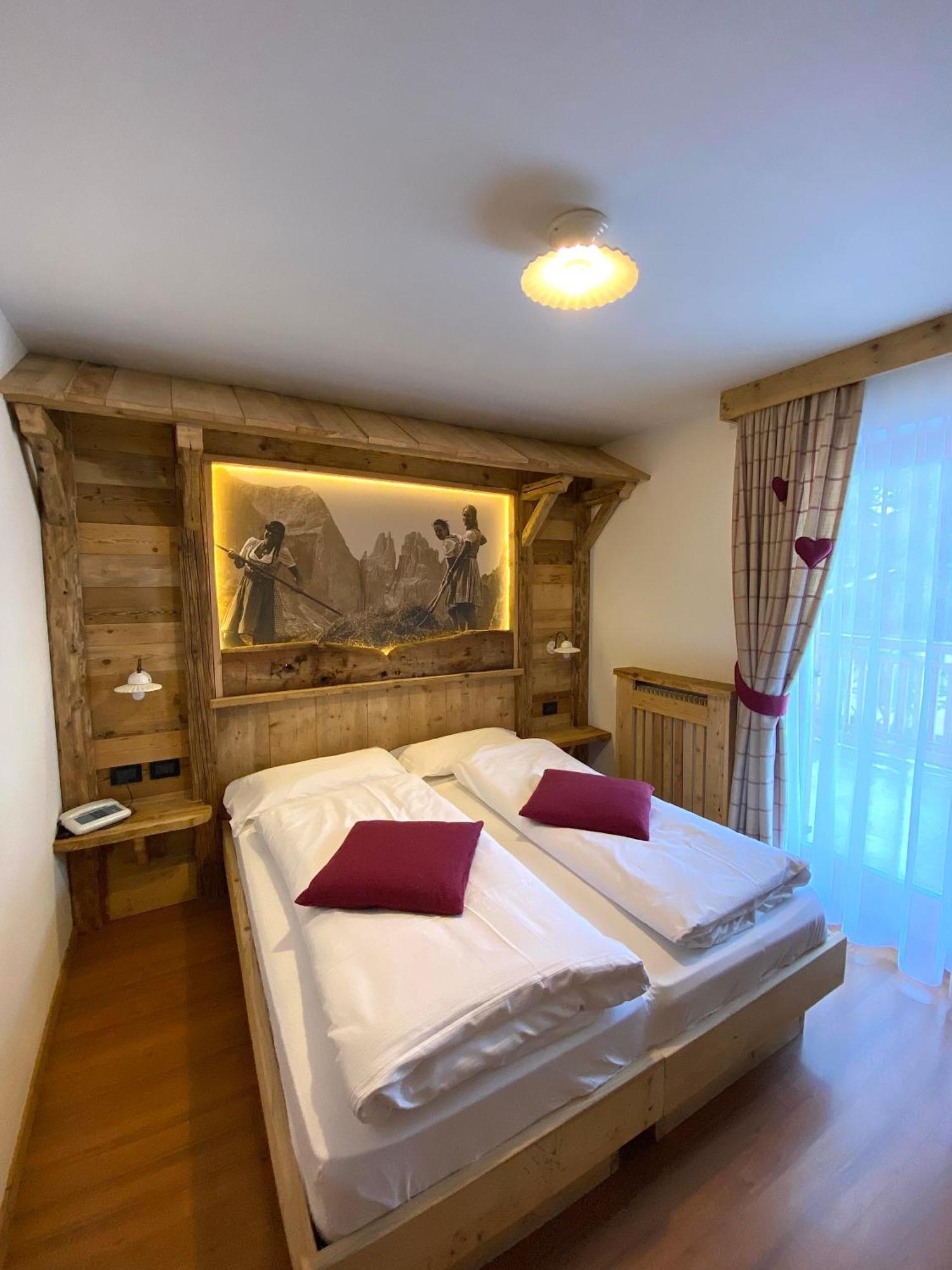 Hotel Chalet Alaska Pozza di Fassa Esterno foto