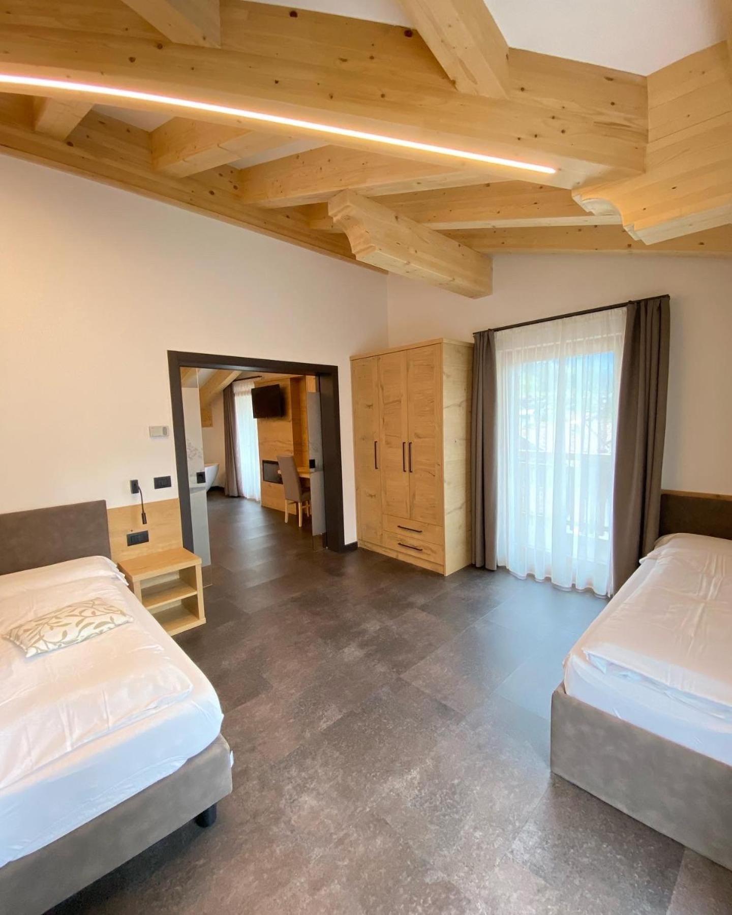 Hotel Chalet Alaska Pozza di Fassa Esterno foto