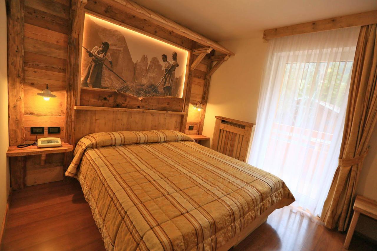 Hotel Chalet Alaska Pozza di Fassa Esterno foto