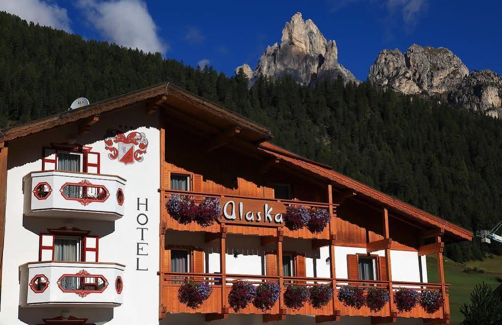 Hotel Chalet Alaska Pozza di Fassa Esterno foto