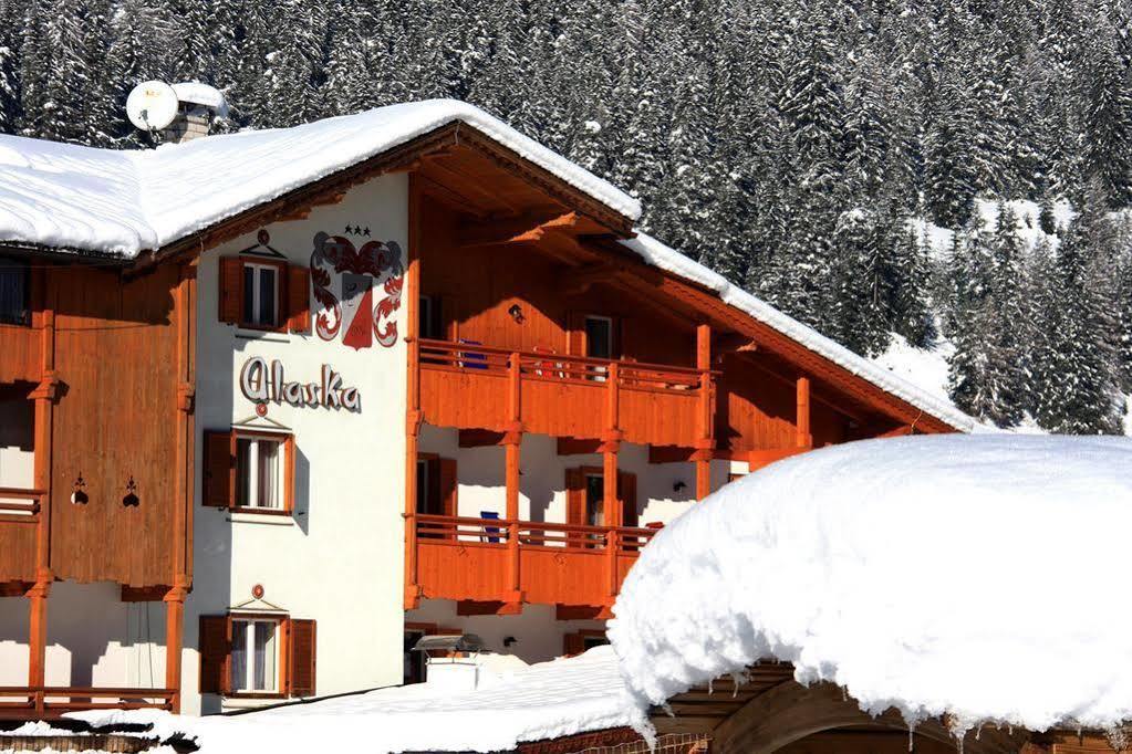 Hotel Chalet Alaska Pozza di Fassa Esterno foto