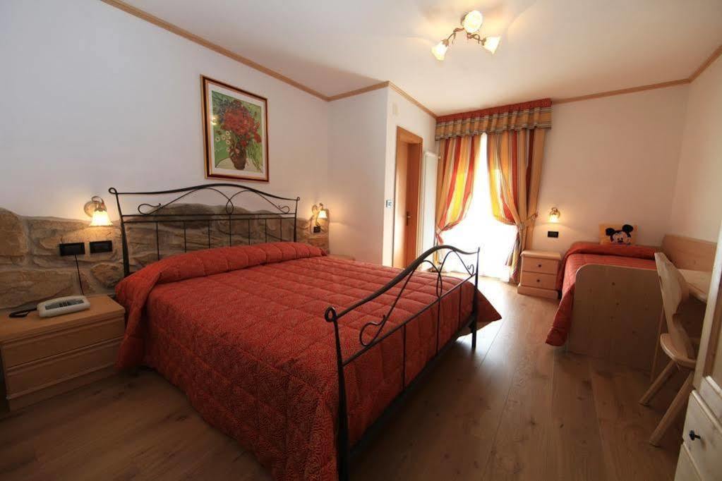 Hotel Chalet Alaska Pozza di Fassa Esterno foto